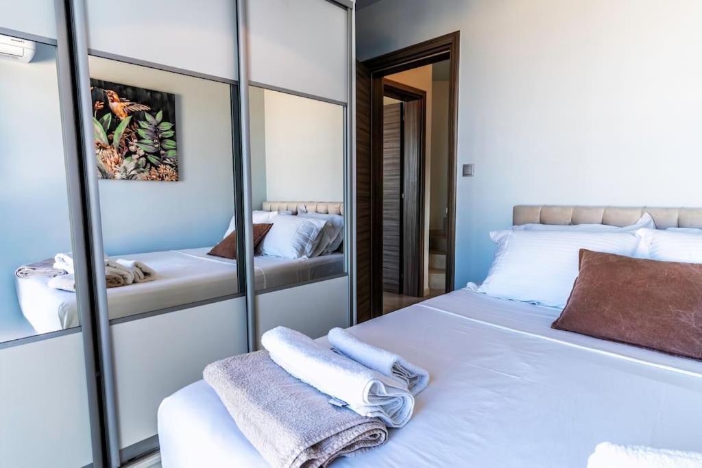 Pánormos Zefyros Suite , Seafront Retreat ! מראה חיצוני תמונה